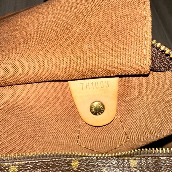 Louis Vuitton Monogram Brown and Tan Bag - Picture 14 of 14